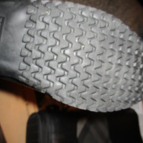 new burberry rain boots black and gray zippers up back 7  38 - Picture 6 of 9